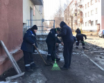 Военными коммунальщиками Вологодской области проводятся субботники в военных городках.