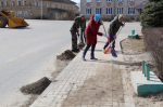 Пора субботников в самом разгаре.
